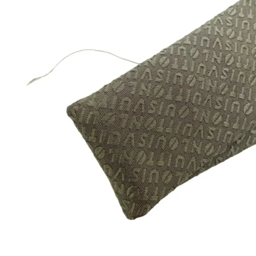 Louis Vuitton Vintage Pre-owned Silk home-office Brown Heren