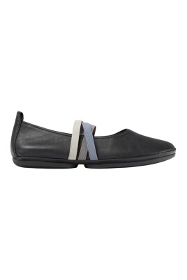 black-crisscross-strap-flats
