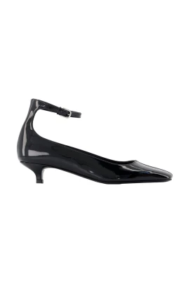 Pumps med vristrem