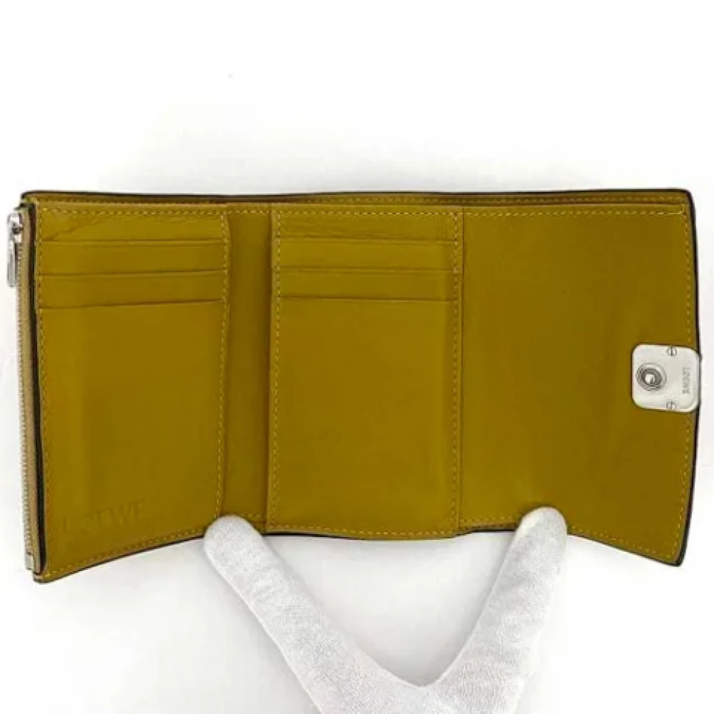 Loewe Pre-owned Leather wallets Green Dames