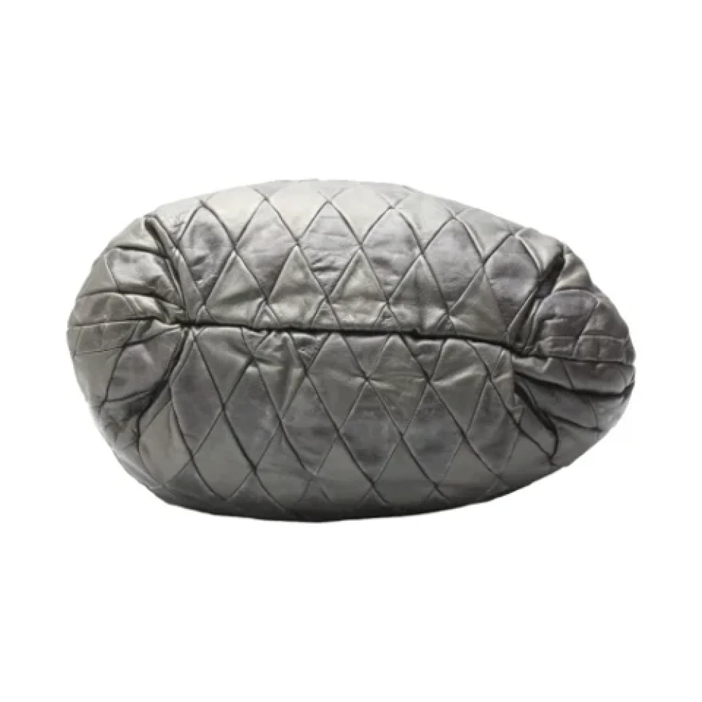 Miu Pre-owned Leather shoulder-bags Gray Dames