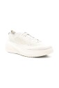 beige-sneakers-flatform-sole-logo-detail