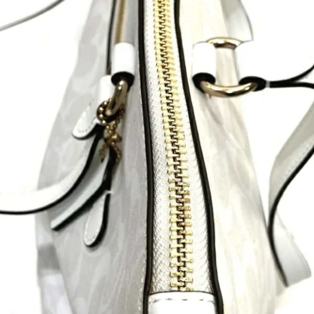Coach Pre-owned Leather shoulder-bags White Dames