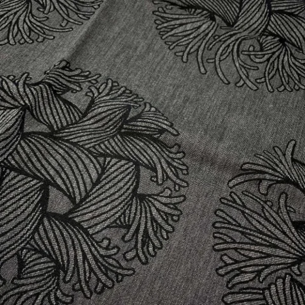 Louis Vuitton Vintage Pre-owned Silk scarves Gray Dames