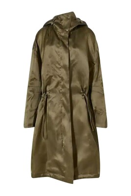 stylish-raincoat-for-rainy-days
