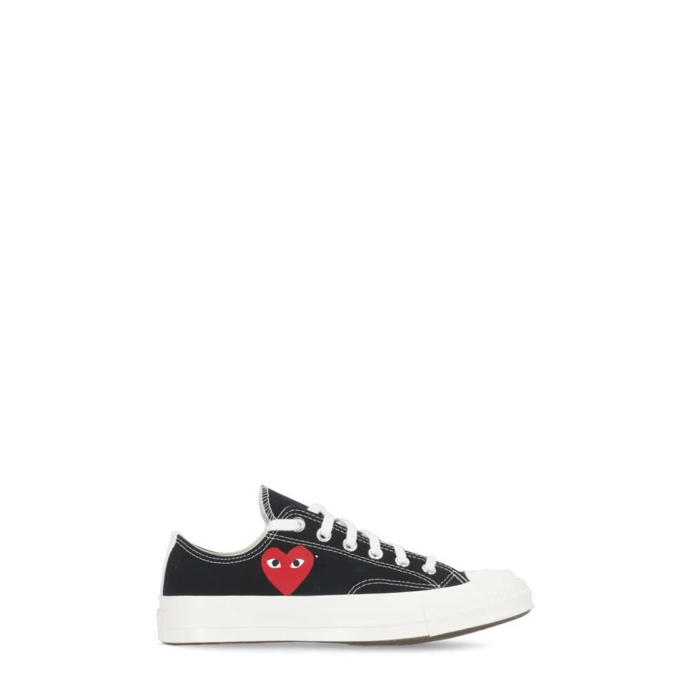 Comme des Garçons Play Svarta Canvas Sneakers med Kontrasterande Logotyp Black, Dam