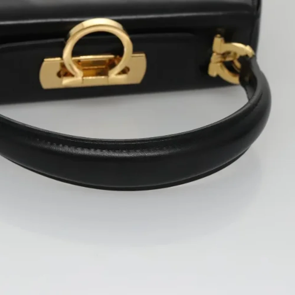 Salvatore Ferragamo Pre-owned Leather handbags Black Dames