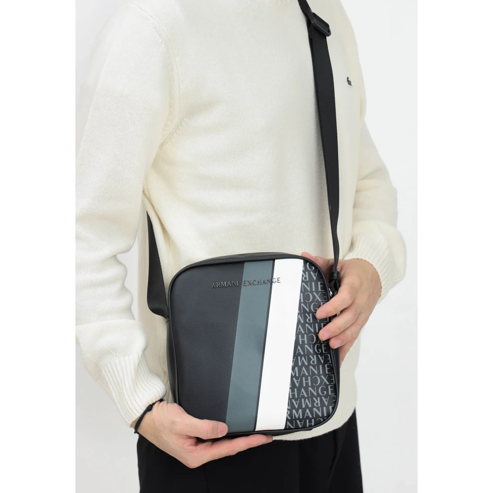 Armani Exchange Moderne diagonale gestreepte heren crossbody tas Black Heren