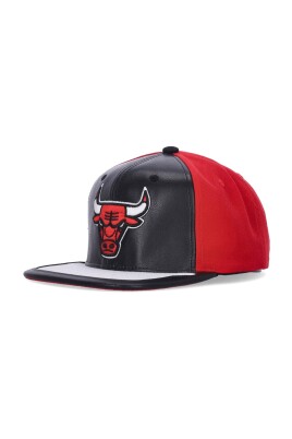 chicago-bulls-snapback-cap-black-white