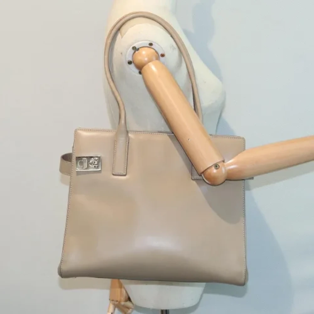 Salvatore Ferragamo Pre-owned Leather totes Beige Dames