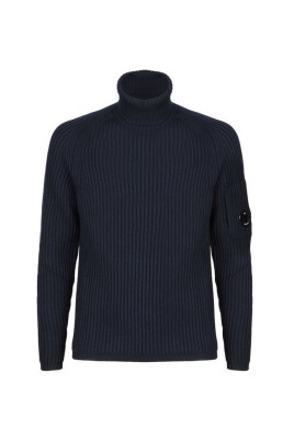 black-wool-turtle-neck-sweatshirt-with-zip-pocket