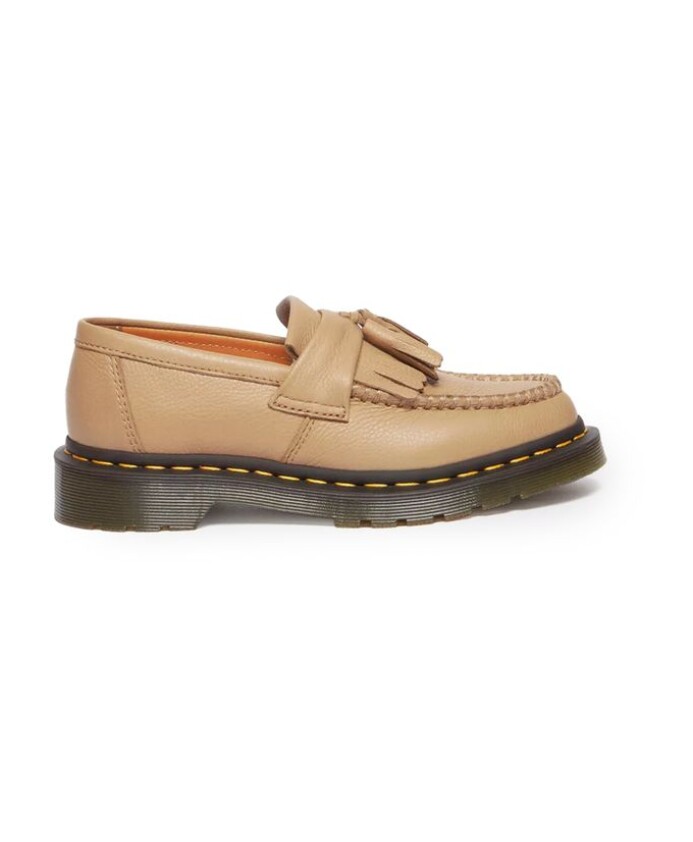 mocassins-plats-en-cuir-beige
