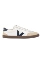 hvide-sneakers-med-bla-detaljer