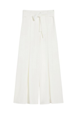 wide-leg-ivory-pants-model-lia