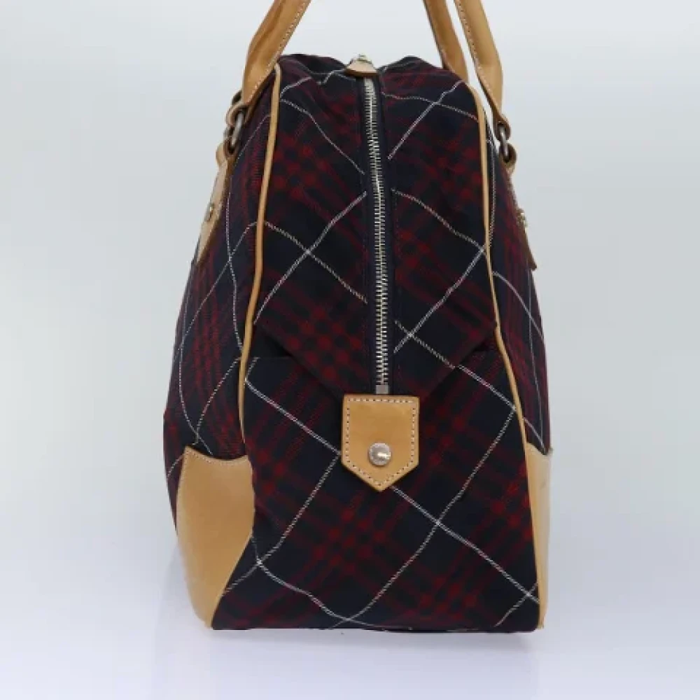 Burberry Vintage Pre-owned Fabric travel-bags Red Dames