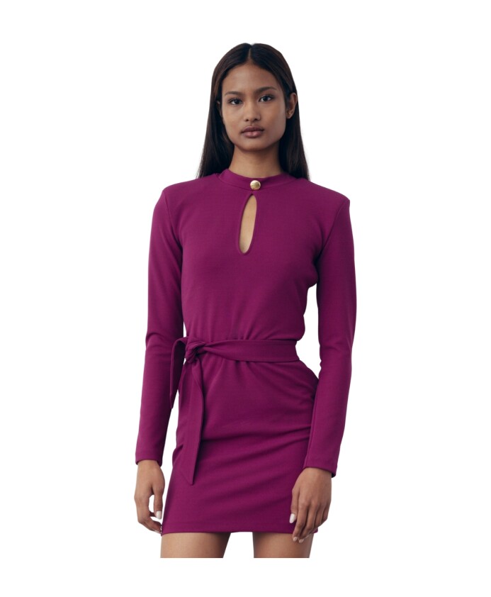 robe-courte-violette-avec-bouton-dore