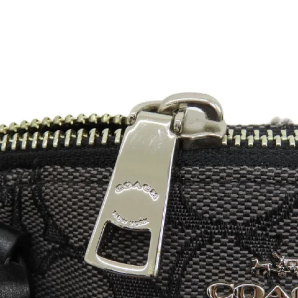 Coach Pre-owned Fabric handbags Gray Dames