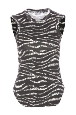 black-sleeveless-round-neck-top