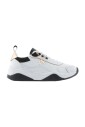 sneakers-blanches-elegant-detail-en-daim
