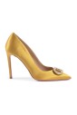 escarpins-en-satin-jaune-avec-logo-en-cristal