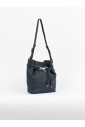 zachte-leren-schoudertas-met-riem