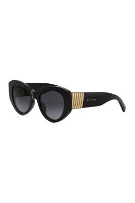stylish-sunglasses-for-every-outfit