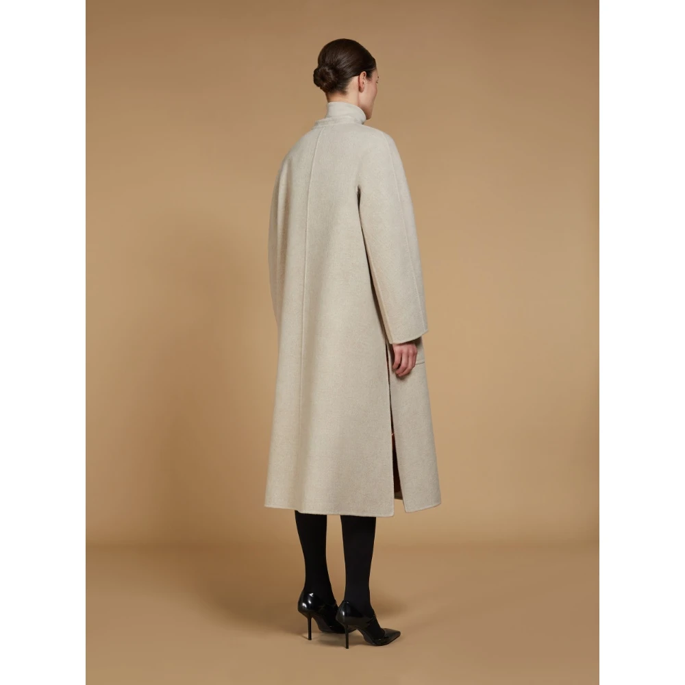 Max Mara Elegante Cashmere Jas met Stijlvolle Silhouet Beige Dames