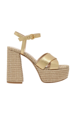 golden-heel-leather-pumps