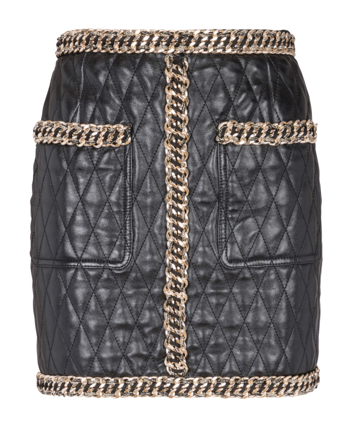 jupe-en-cuir-matelasse-et-chaines