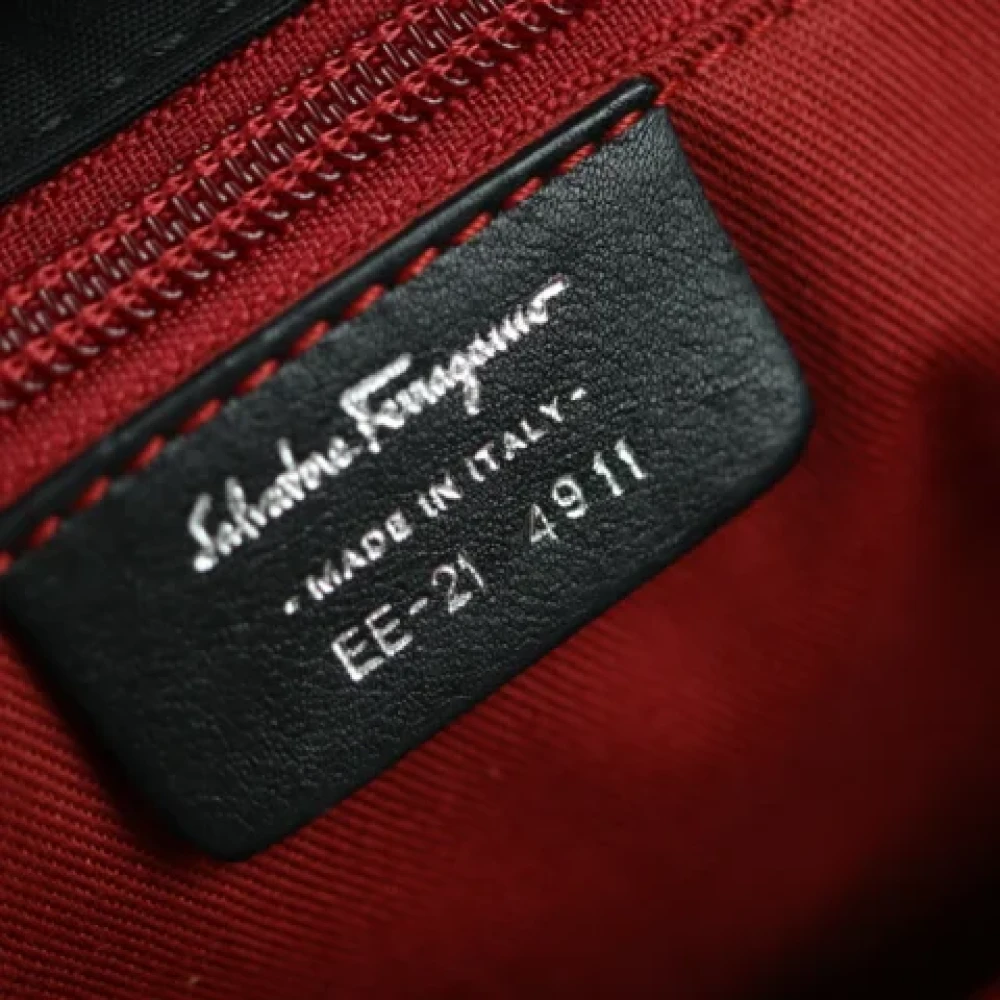 Salvatore Ferragamo Pre-owned Canvas handbags Black Dames