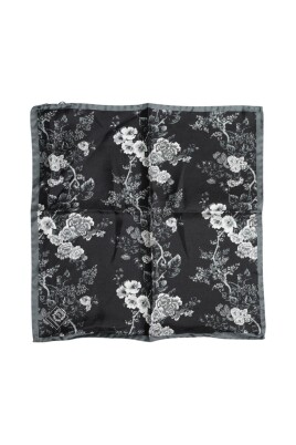 foulard-en-soie-noir-a-fleurs