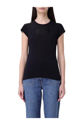 white-embroidered-patch-t-shirt