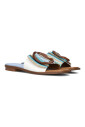 stijlvolle-slippers-met-carre-neus