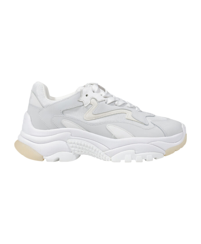 baskets-blanches-a-semelle-en-caoutchouc
