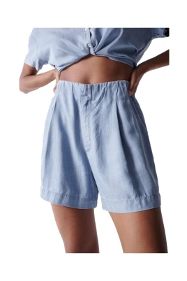 Ljus Denim Shorts med Hög Midja