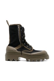 Schnürstiefel