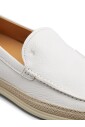 chaussures-blanches-loafer-elegance-confort