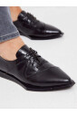 richelieus-a-lacets-pointus-noir