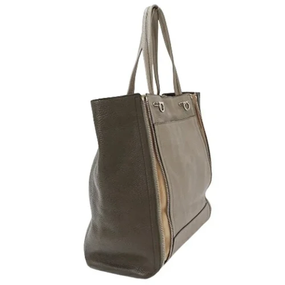 Salvatore Ferragamo Pre-owned Leather totes Gray Dames