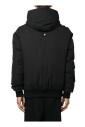 bomber-noir-avec-design-isole