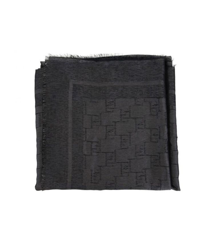 stylish-scarves-for-fashionable-looks