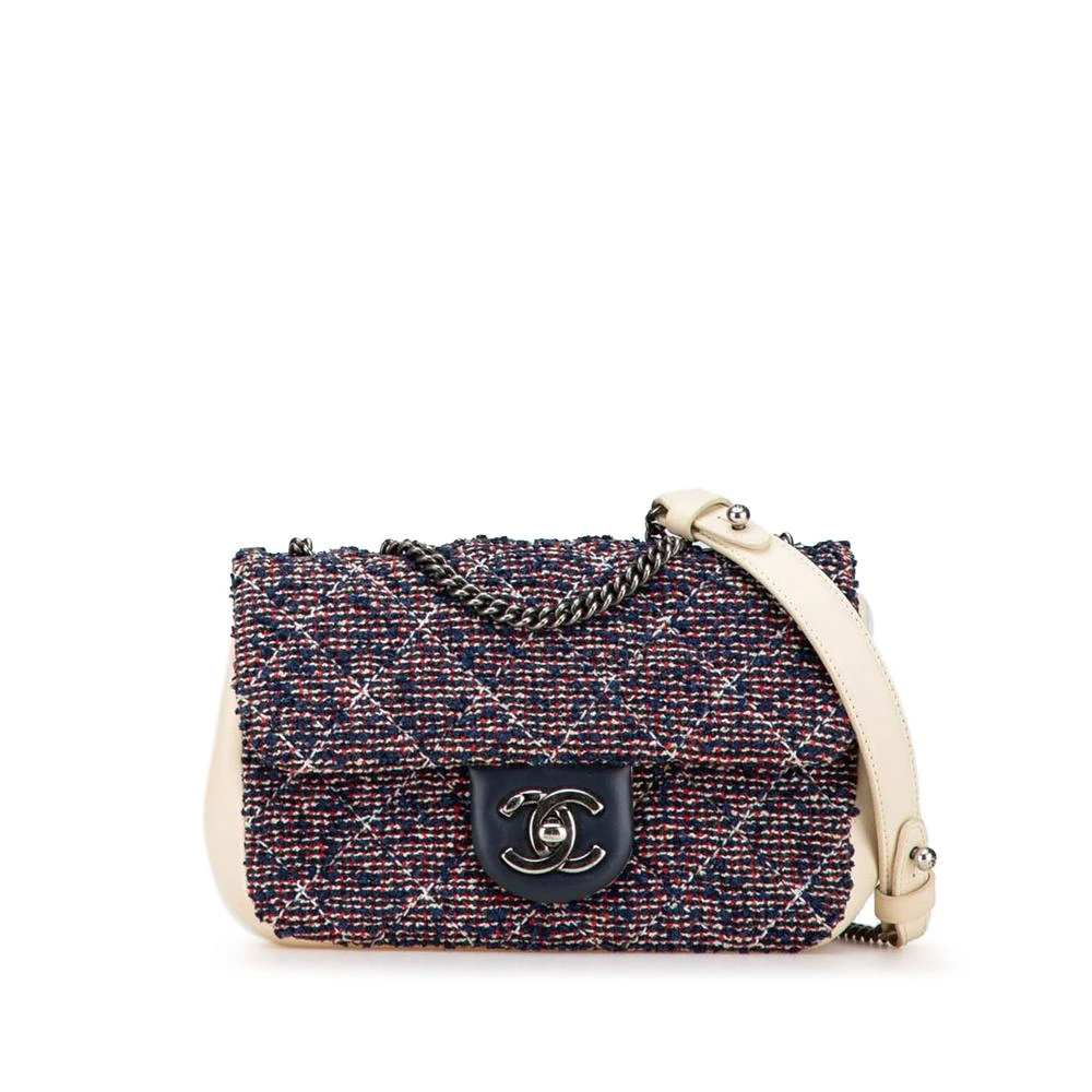 Chanel Vintage Women's Pre-Owned Classic Flap Bag Tweed Style