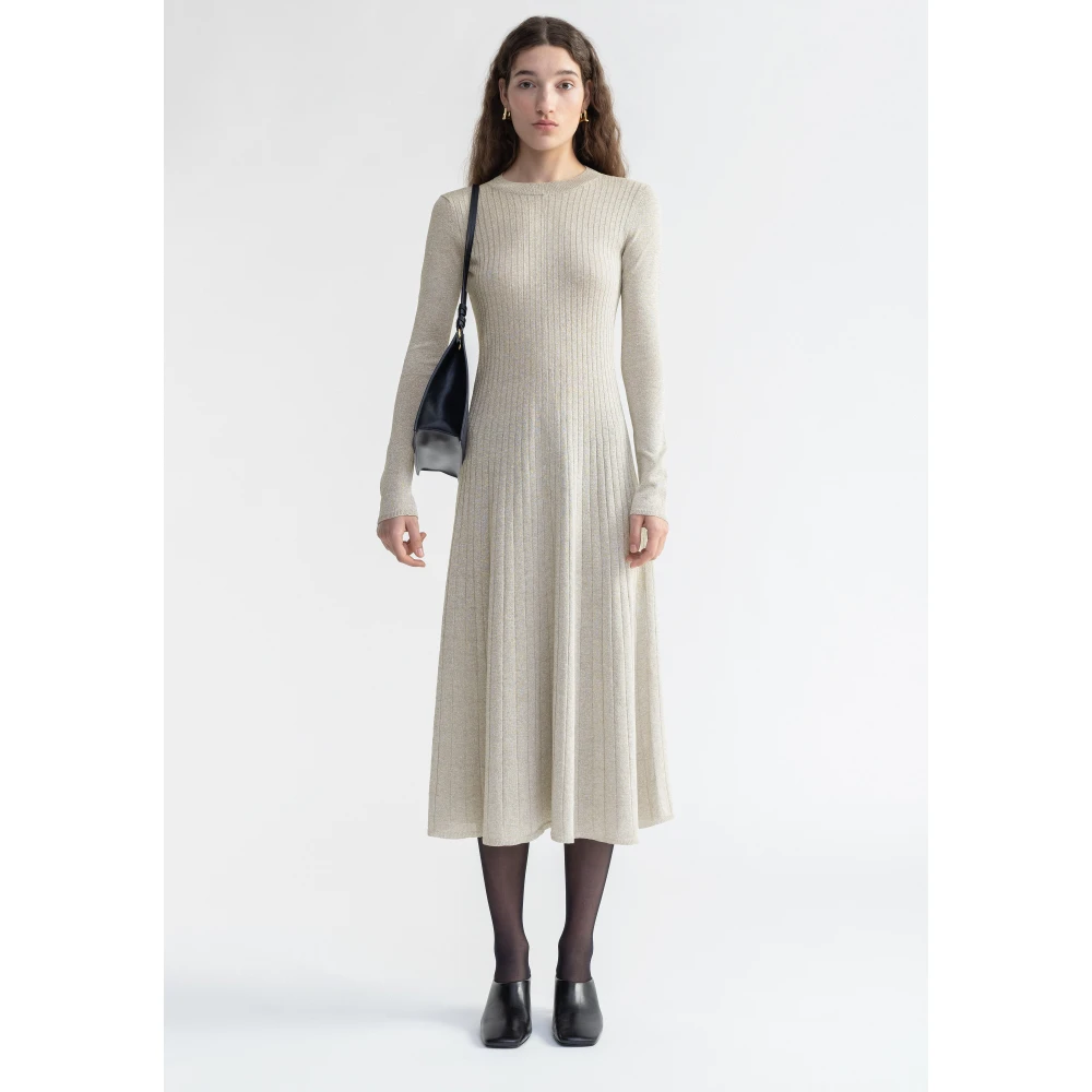 Aeron Pavlova Beige Dames