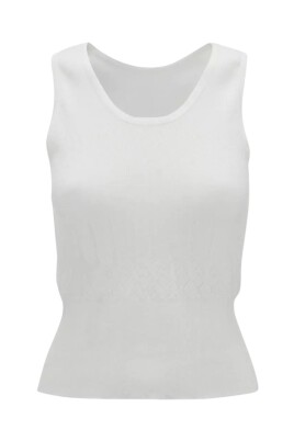 haut-blanc-ajuste-coeur-fleche