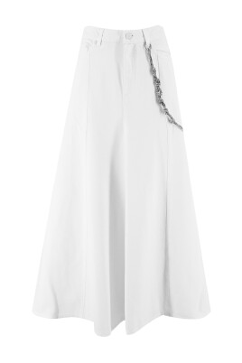 white-denim-flared-skirt-with-chain