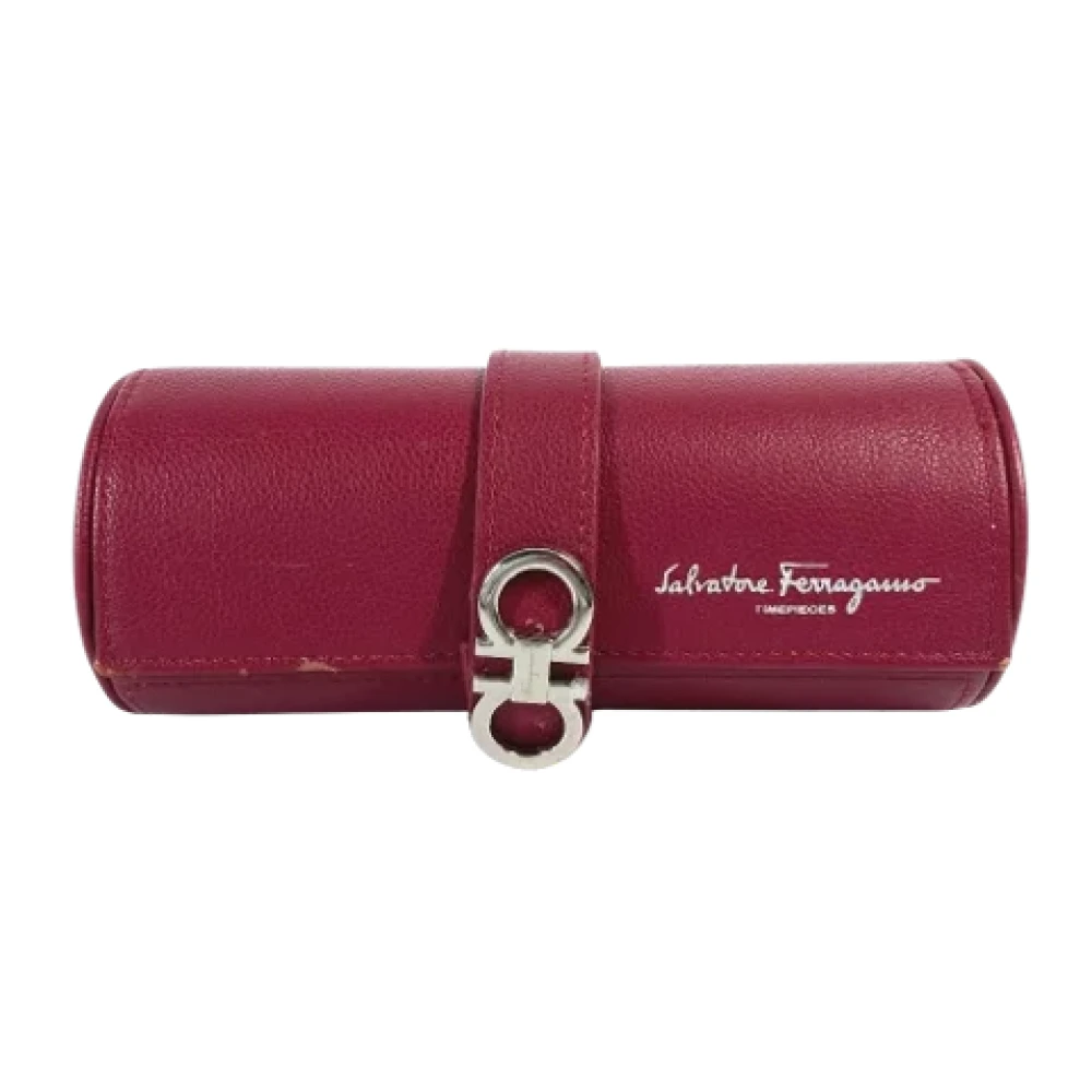 Salvatore Ferragamo Pre-owned Leather home-office Red Dames