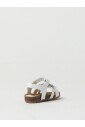 sandales-blanches-avec-fleurs-pour-enfants