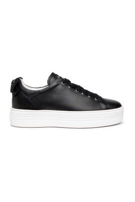 black-sneakers-with-bow-detail