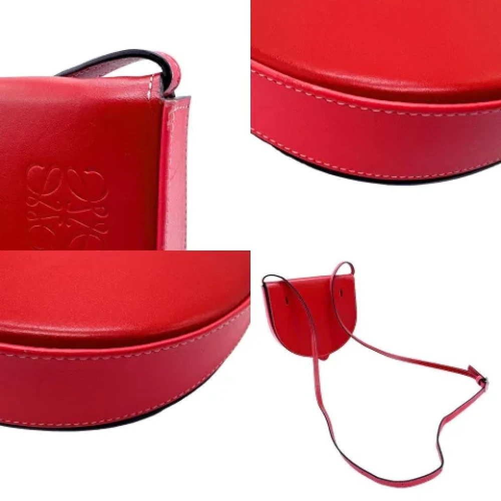 Loewe Pre-owned Leather shoulder-bags Red Dames