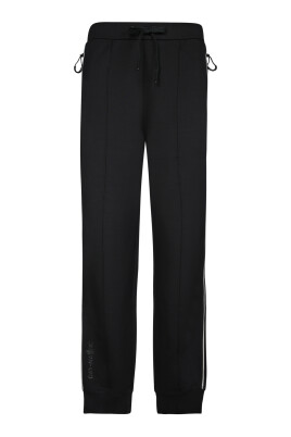 black-trousers-with-elastic-waist